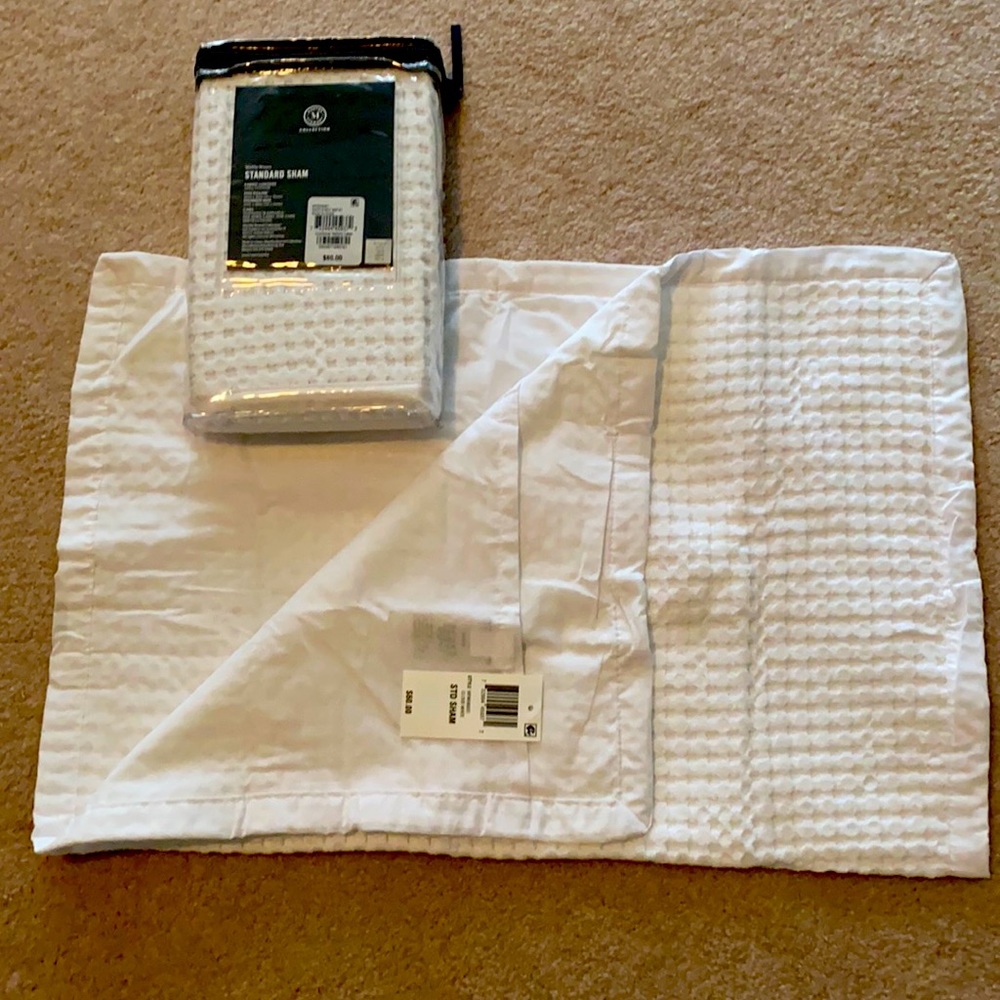 White standard pillow shams